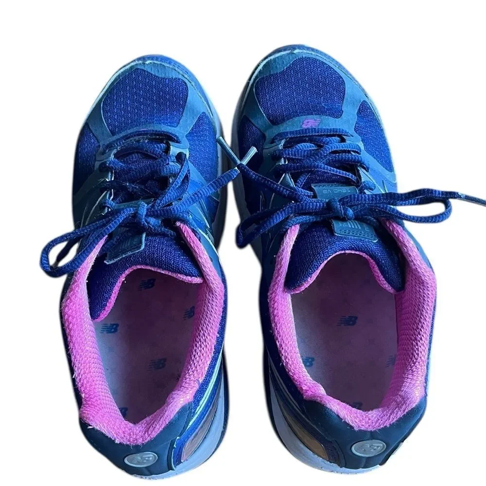 New Balance 1540v2 Women’s Blue And Pink Athletic Shoes,‎ Size 7